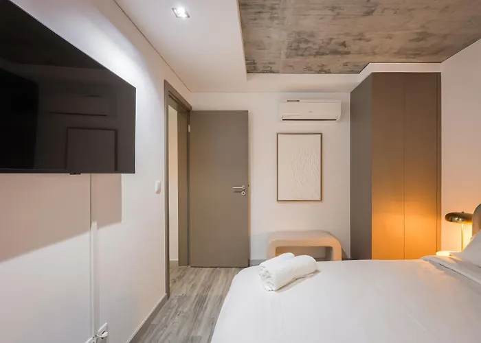 Apartment Inside Canal