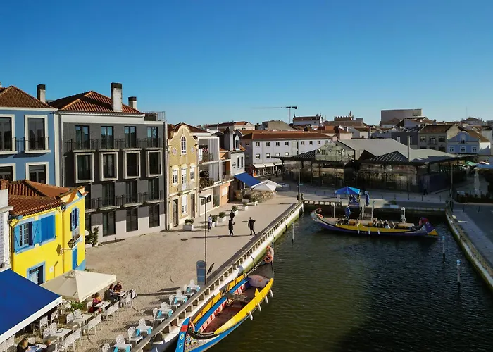 Apartment Inside Canal